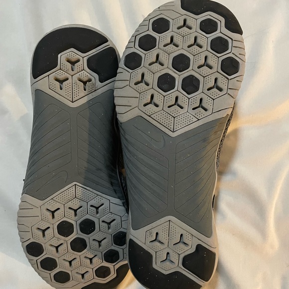 Nike training shoe - Picture 3 of 4